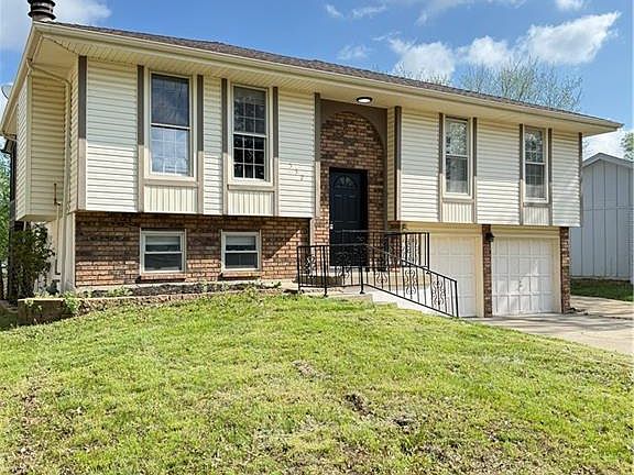 2nd image of 532 NE 98th Pl