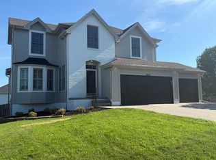 18052 Jones St, Elkhorn, NE 68022