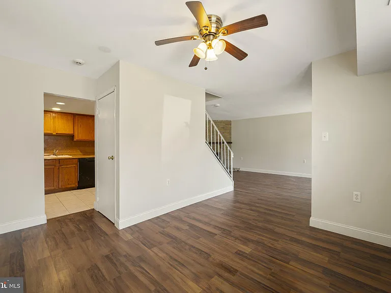 909 Timber Creek Rd — Photo 5
