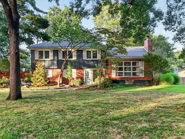 6324 Robin Hood Dr, Merriam, KS 66203