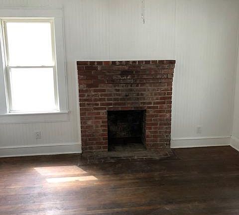 3rd image of 2325 E Ocean View Ave