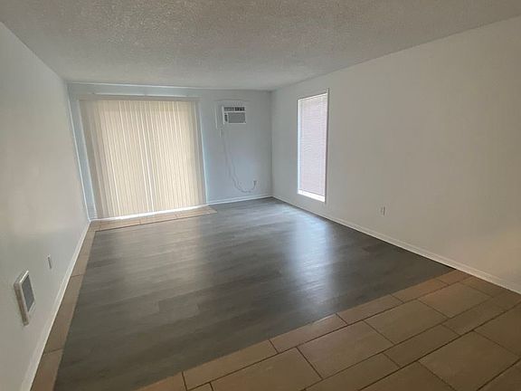2nd image of 6504 N Altamont St Unit A