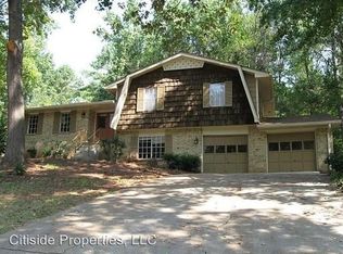 624 Navarre Dr, Stone Mountain, GA 30087
