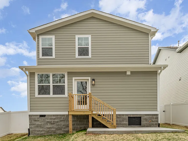 725 Caraway Ln — Photo 15