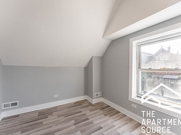 4th image of 1624 W Beach Ave APT 1