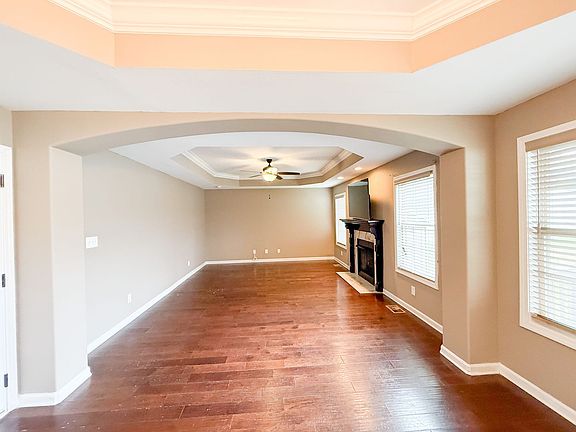3rd image of 324 Winter Terrace Ln