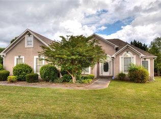 17 Foxhound Way, Cartersville, GA 30120