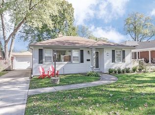 211 N Pine St, Des Plaines, IL 60056