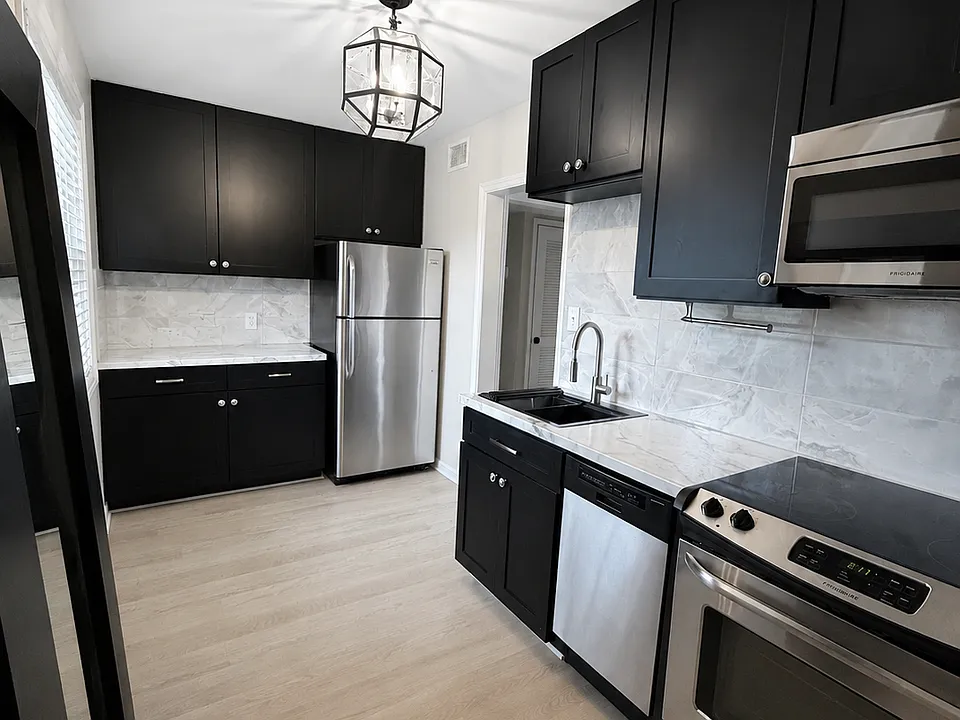 100 Lewis Dr #21-H