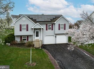 606 Butterfly Cir, Dallastown, PA