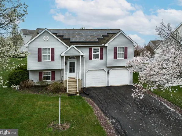 606 Butterfly Cir, Dallastown, PA 17313