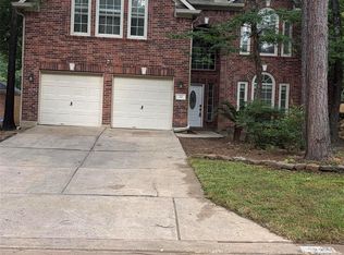 22 E Sterling Pond Cir, The Woodlands, TX 77382