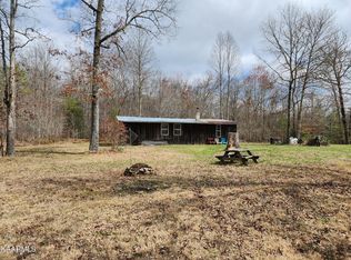 215 Hensley Rd, Deer Lodge, TN 37726