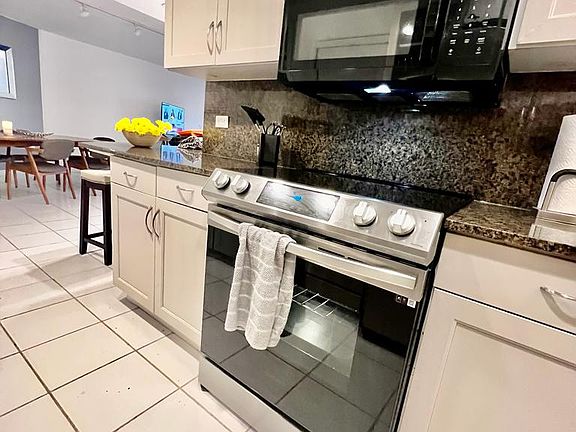 3rd image of 1881 Washington Ave APT 10E