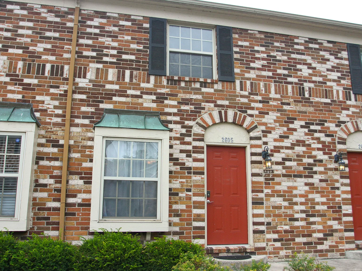 2 bed, 1.5 bath, 1100 sqft, $2,150 — Photo 2