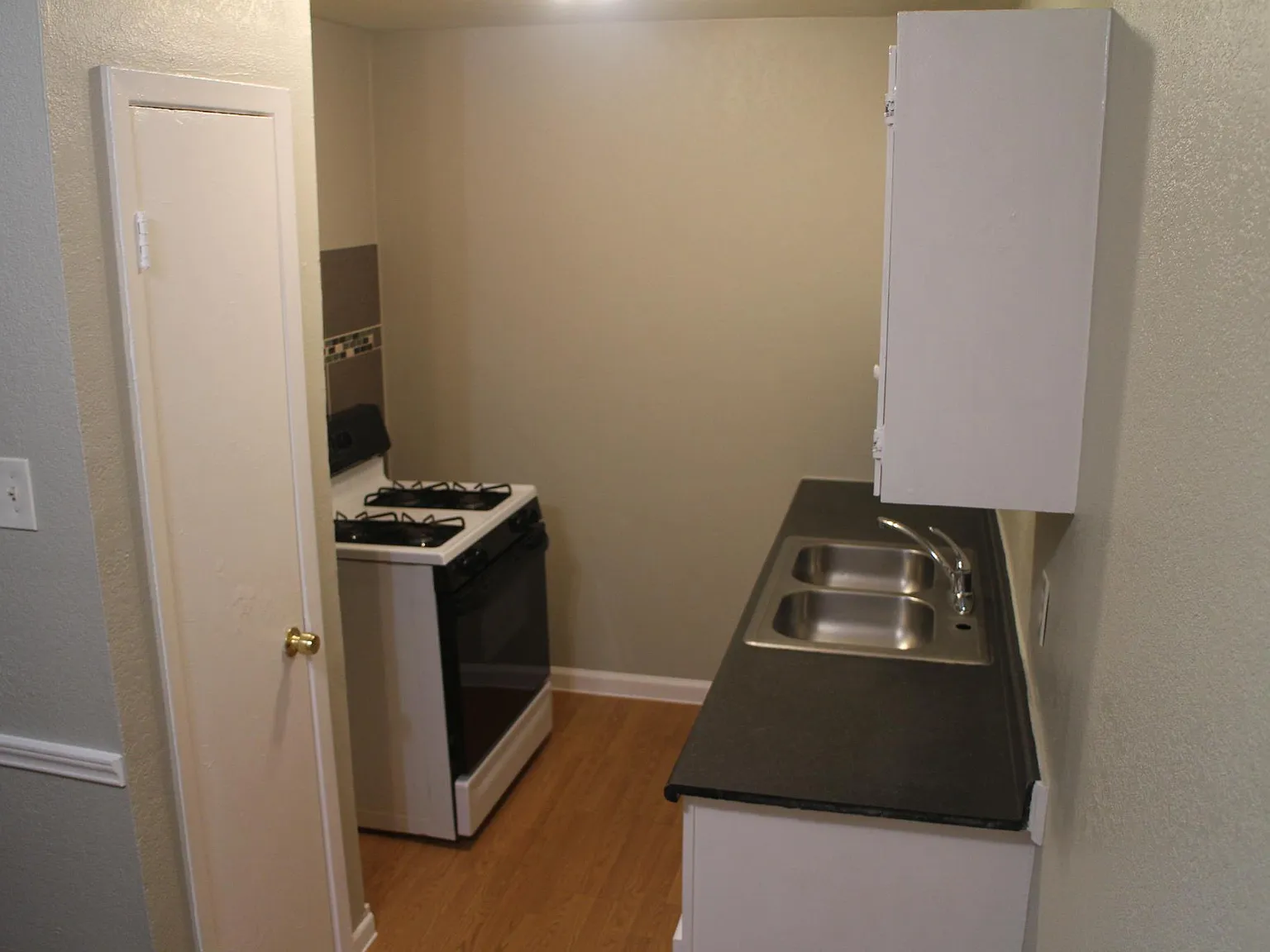 1 bed, 680 sqft, $750 — Photo 3