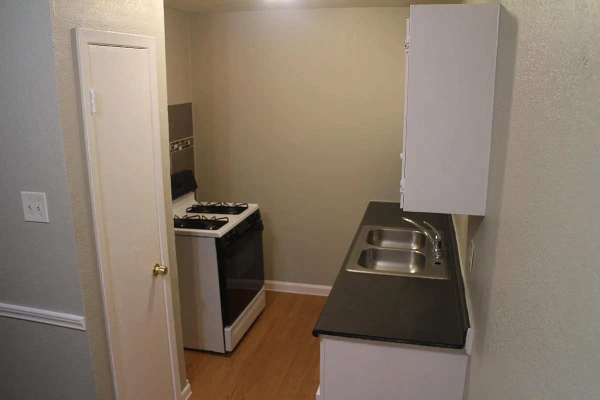 Building Photo - 223 Kelsey Ave #3