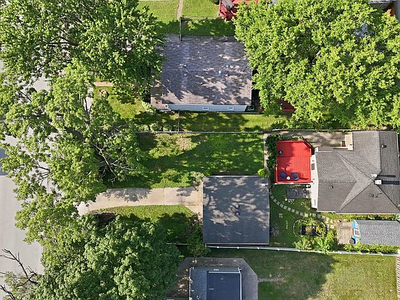 3rd image of 18232 Ridgewood Ave