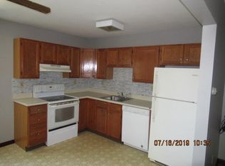 11 E Hawkins St, Derby, CT 06418
