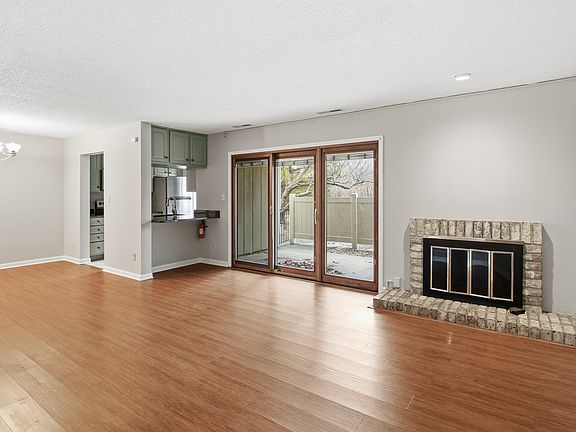 2nd image of 2103 Melrose Dr APT A