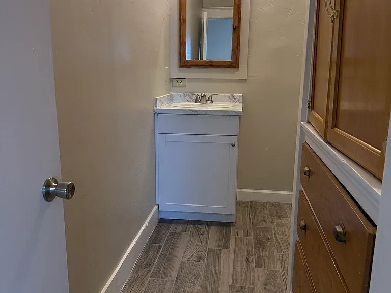 604 S 1st Ave — Photo 8