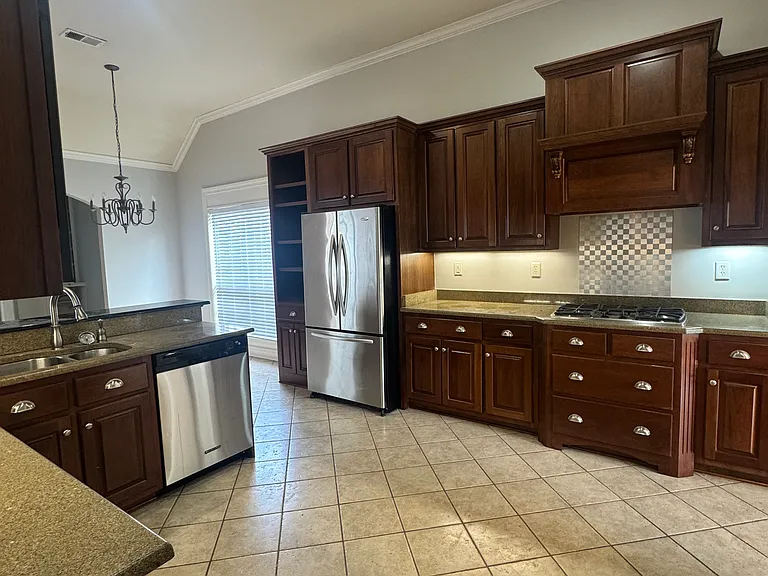 4431 Evelyn Ln — Photo 6