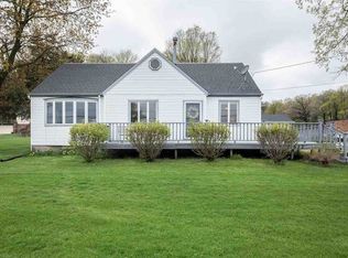 21622 Great River Rd, Le Claire, IA 52753