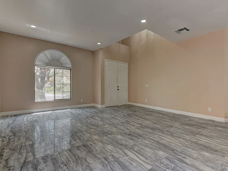 5862 Bluthe Bridge Ave — Photo 4