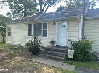 512 Oakcrest Rd, Knoxville, TN 37912