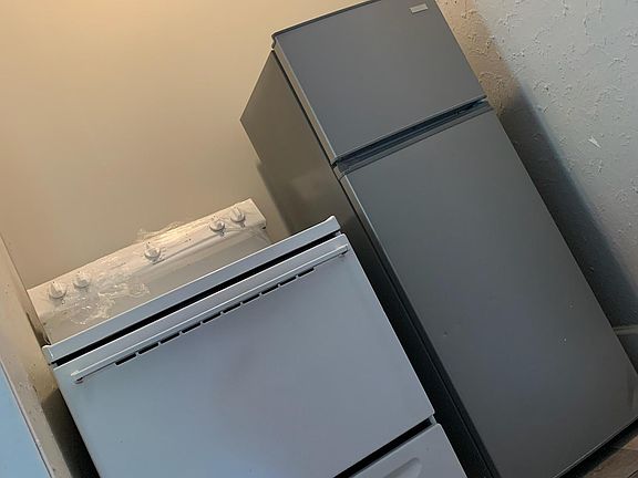 Kitchen appliances Unit C