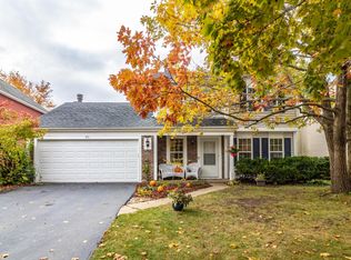 61 S Windsor Pl, Mundelein, IL 60060