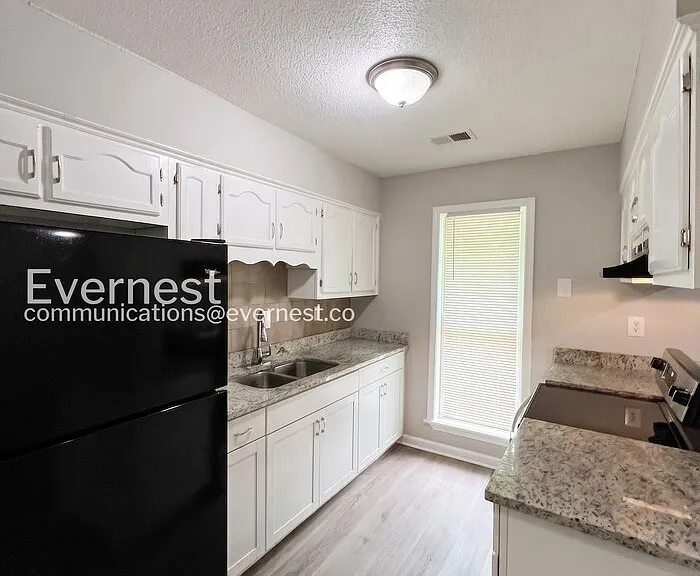 6445 Collinwood Rd — Photo 5