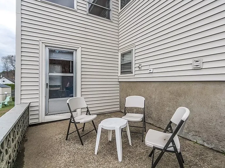 170 Ravenswood Rd — Photo 27