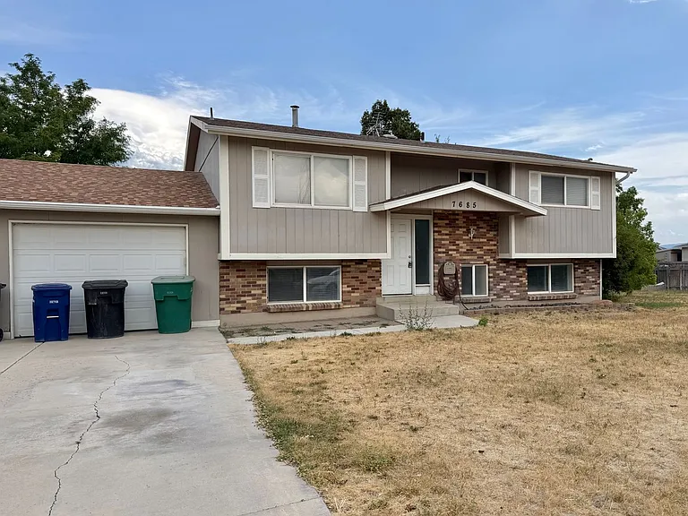 7685 S 2550 W — Photo 18