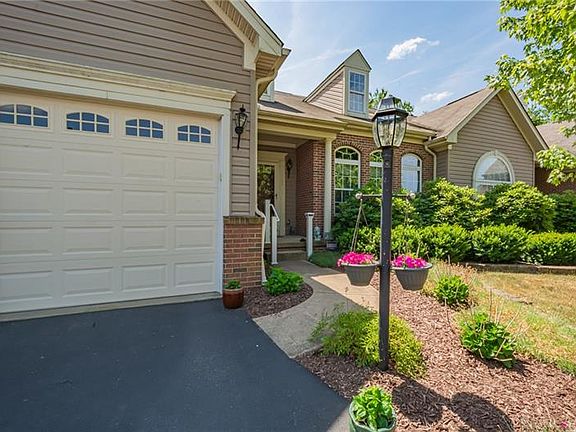 3rd image of 466 Eton Dr