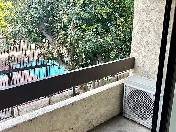 2nd image of 600 W 3rd St APT B216