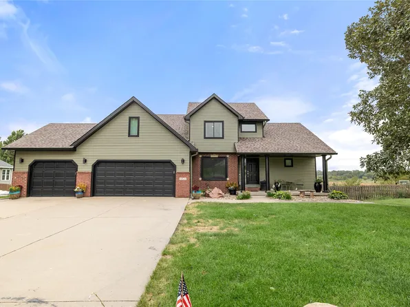 1520 S 5th St, Carlisle, IA 50047