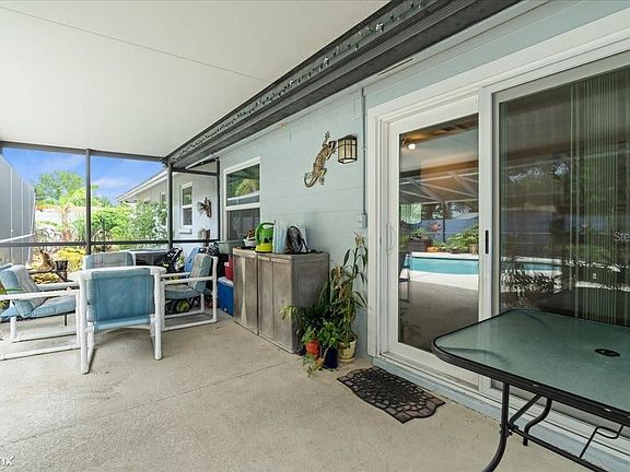 3rd image of 16506R Lonesdale Pl