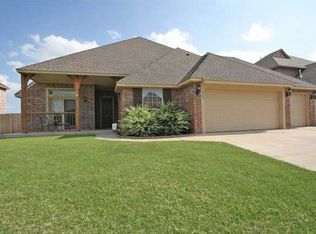 928 Justin Dr, Yukon, OK 73099