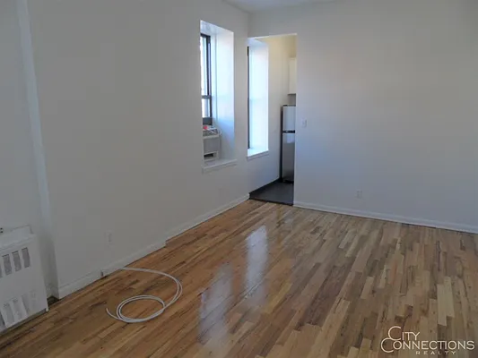 Rented by City Connections Realty | media 9