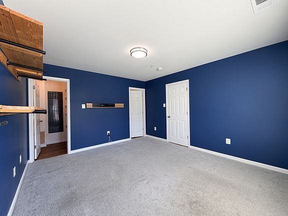 5th image of 215 Marley St