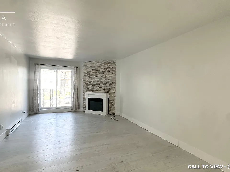 735 Deveron Cres #205