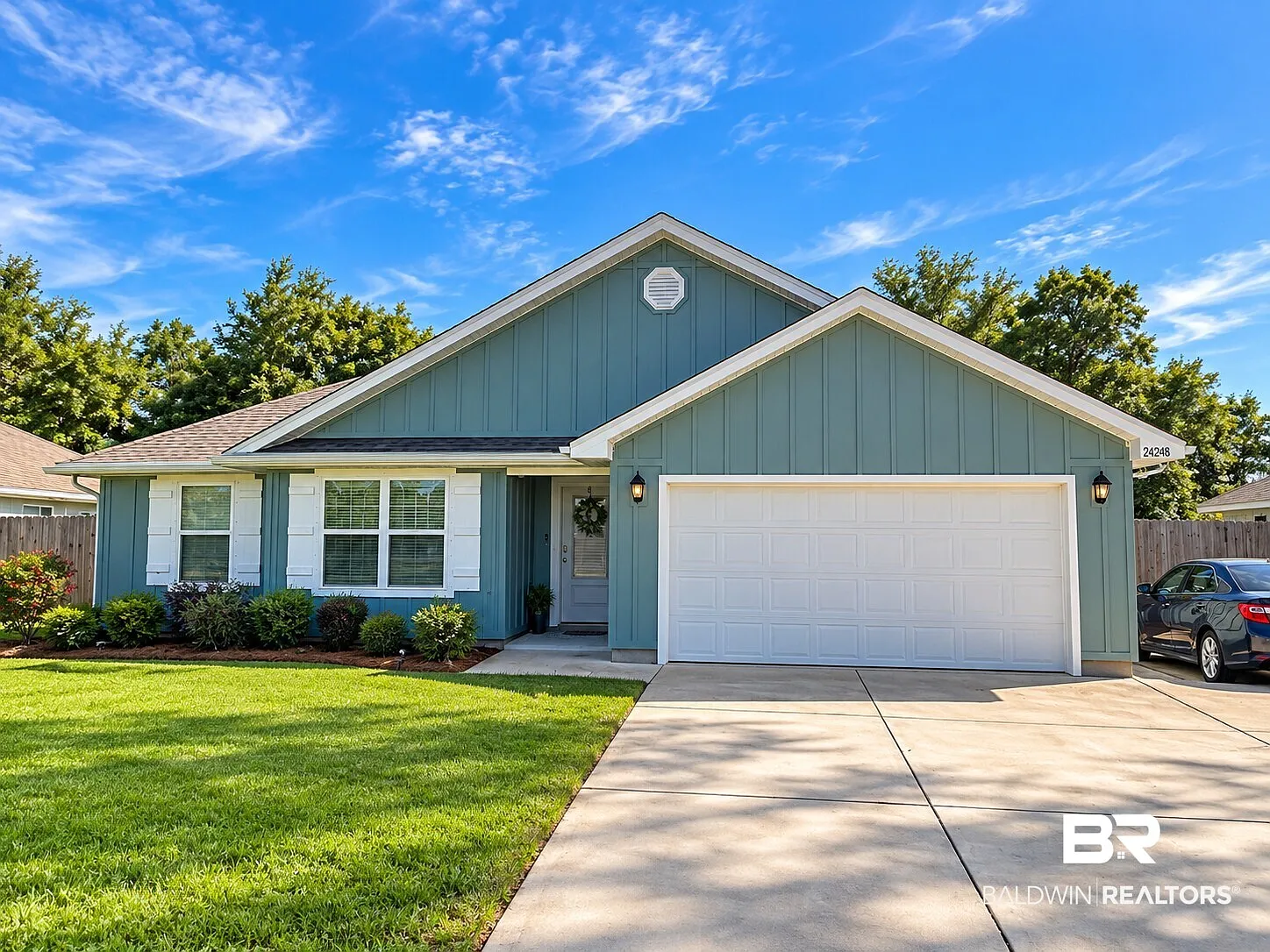 4 bed, 2.0 bath, 1924 sqft, $2,250 — Photo 1