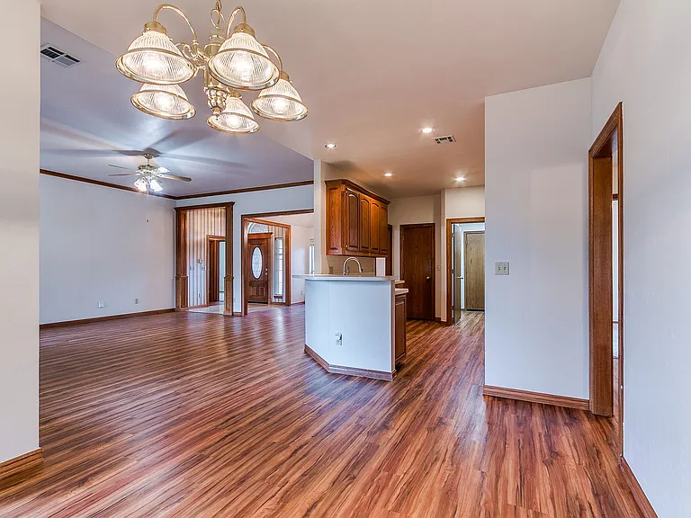 2913 Daybreak Dr — Photo 32