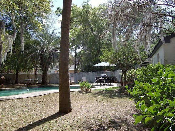 Private rear pool