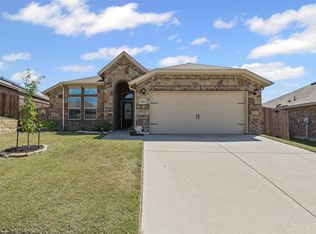 10813 Live Oak Creek Dr, Fort Worth, TX 76108
