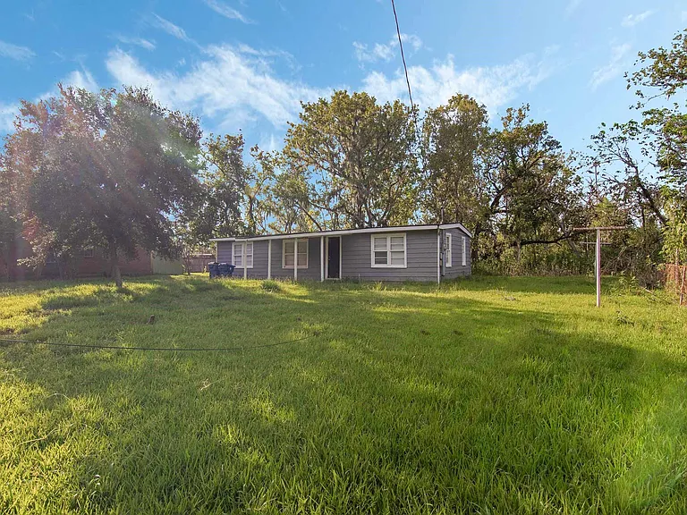 152 Walnut Dr — Photo 3