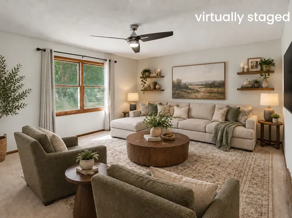 52 Brook Cir, Pella, IA 50219