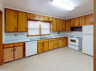 1015 N 3rd St APT 1, Bismarck, ND 58501