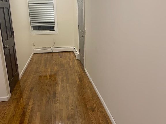 5th image of 942 Glenmore Ave #2